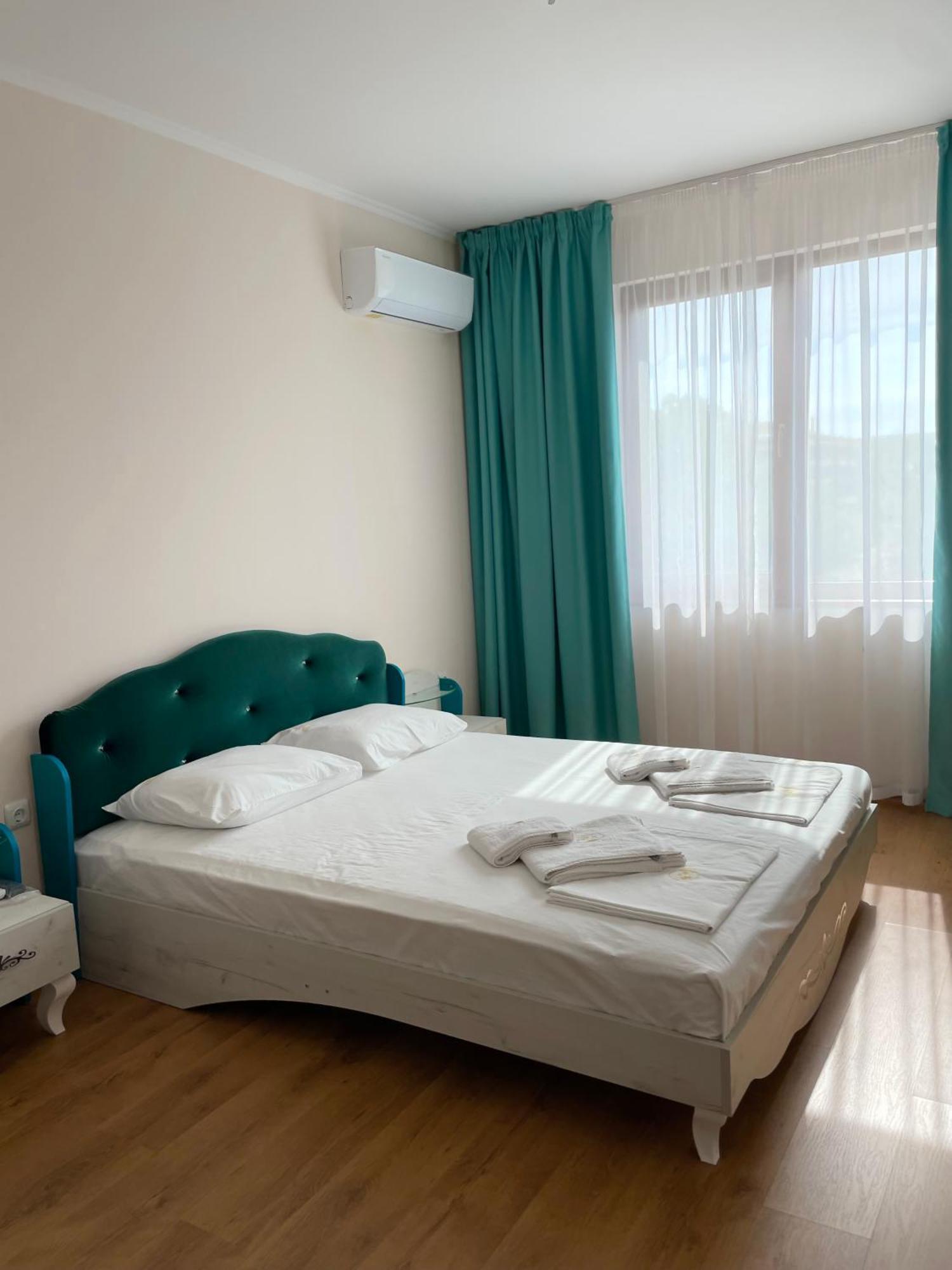 Long Sunny Holiday Shkorpilovtsi Exterior foto